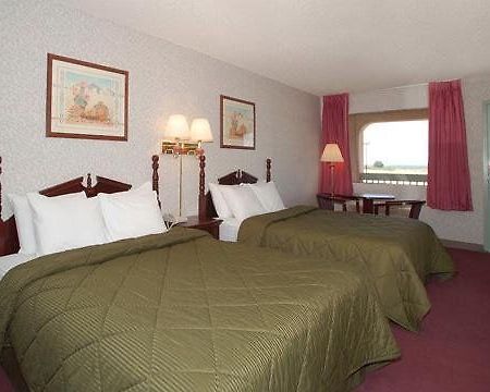 Premier Inn And Suites Erick Room photo